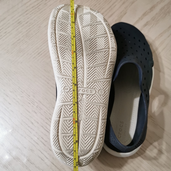 Crocs Slip On Sandals - Picture 12 of 13